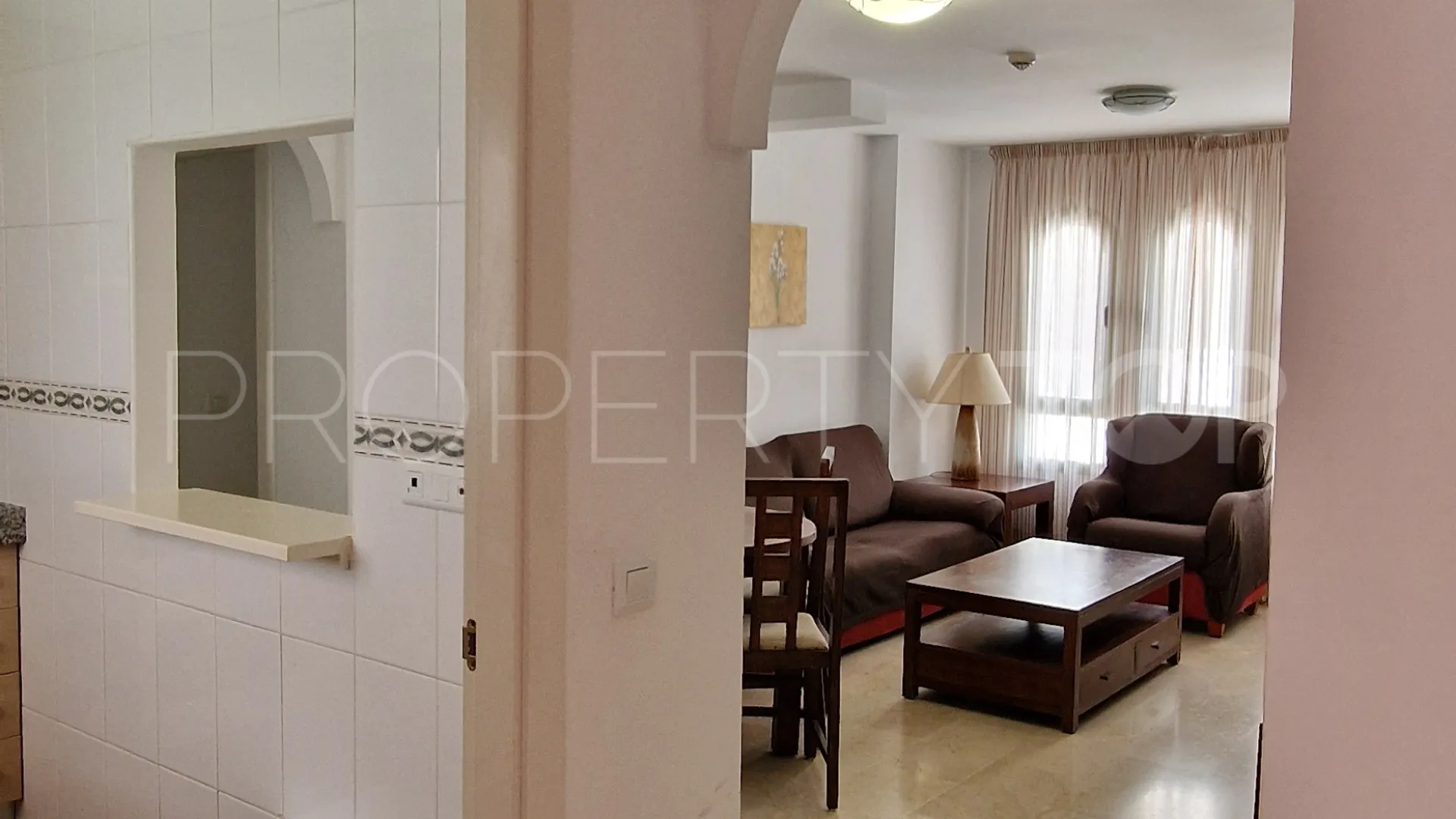 Apartamento de 3 dormitorios en venta en La Duquesa