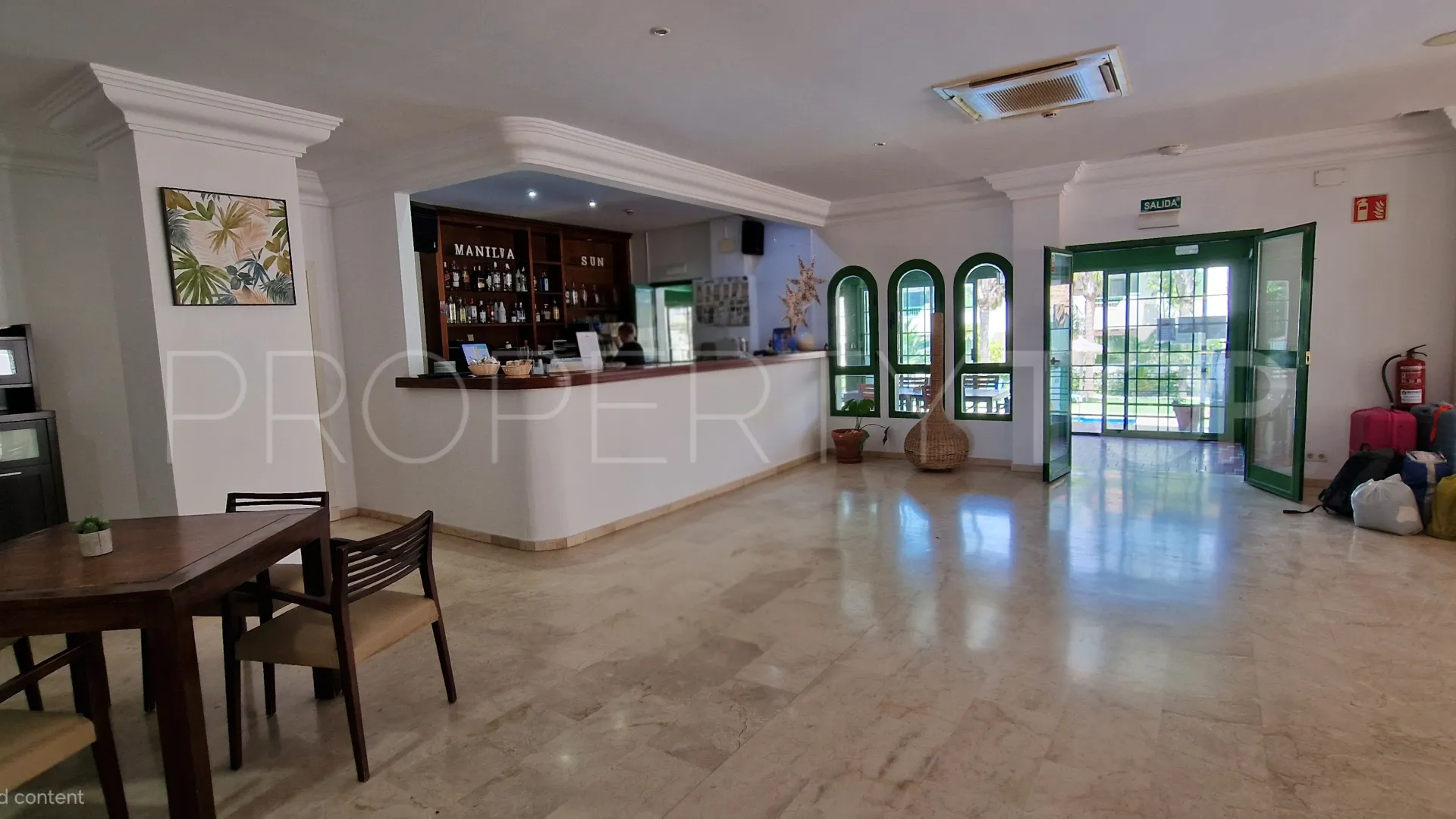 Apartamento de 3 dormitorios en venta en La Duquesa