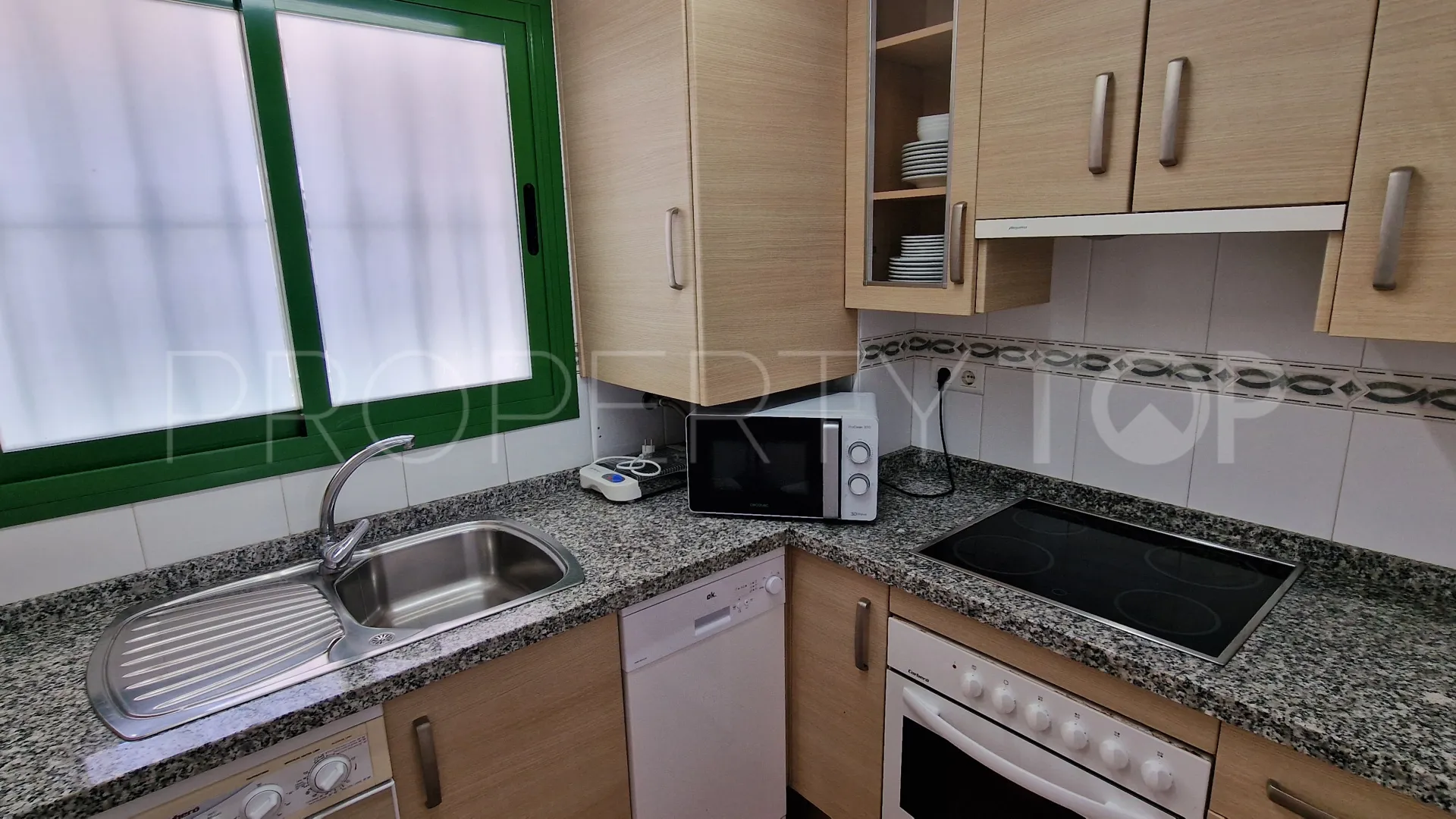 Apartamento de 3 dormitorios en venta en La Duquesa