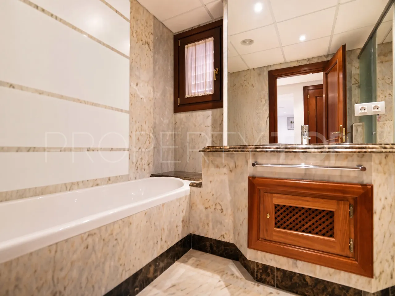 Apartamento en venta en New Golden Mile de 2 dormitorios