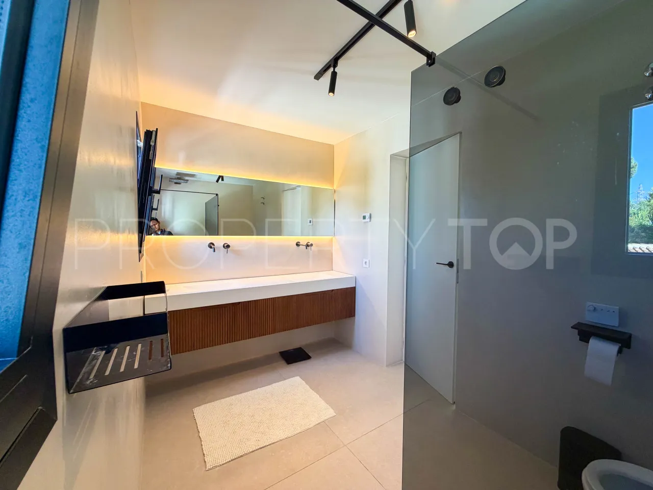 Marbella Este, villa con 6 dormitorios en venta