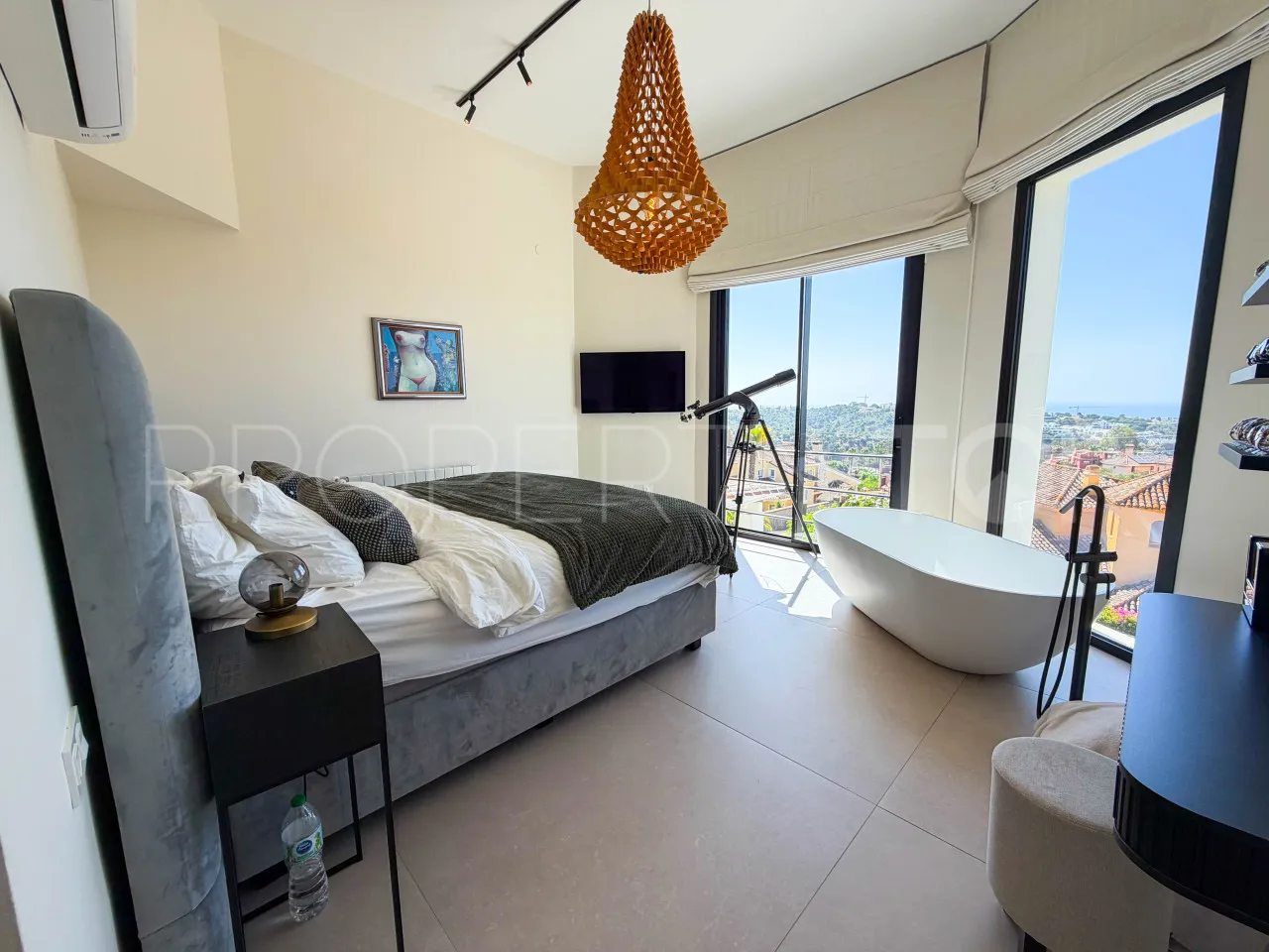 Marbella Este, villa con 6 dormitorios en venta
