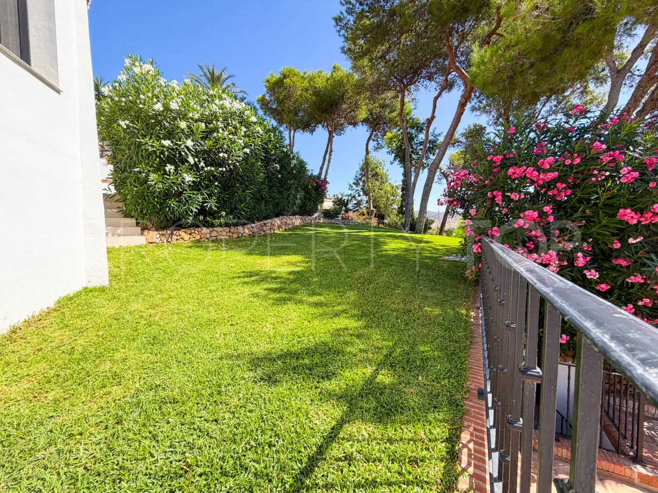 Marbella Este, villa con 6 dormitorios en venta