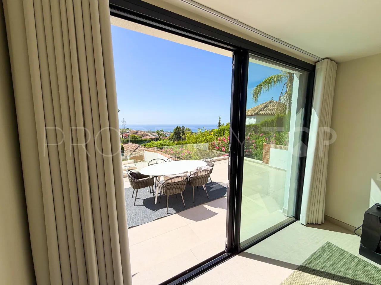 Marbella Este, villa con 6 dormitorios en venta