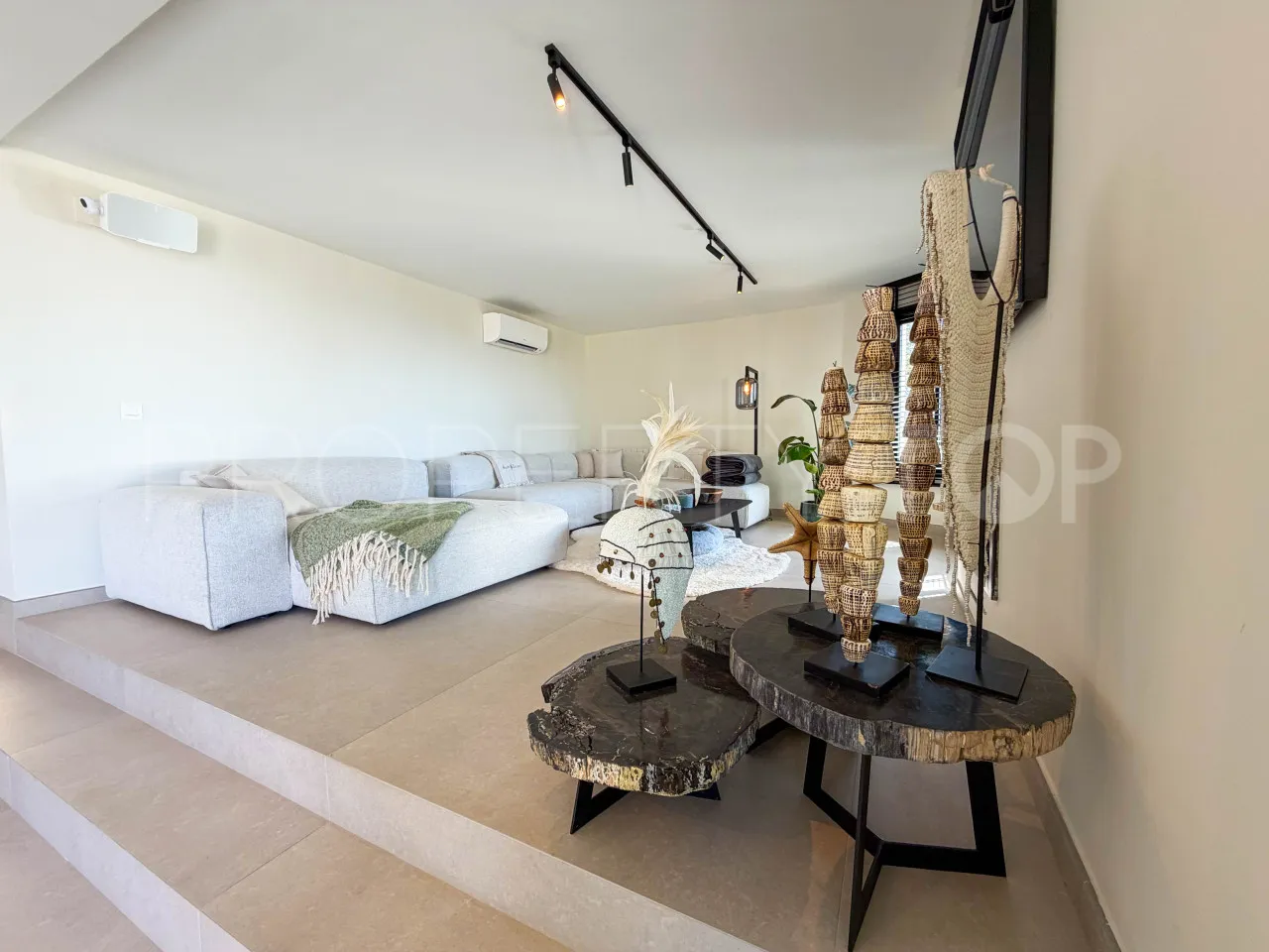 Marbella Este, villa con 6 dormitorios en venta