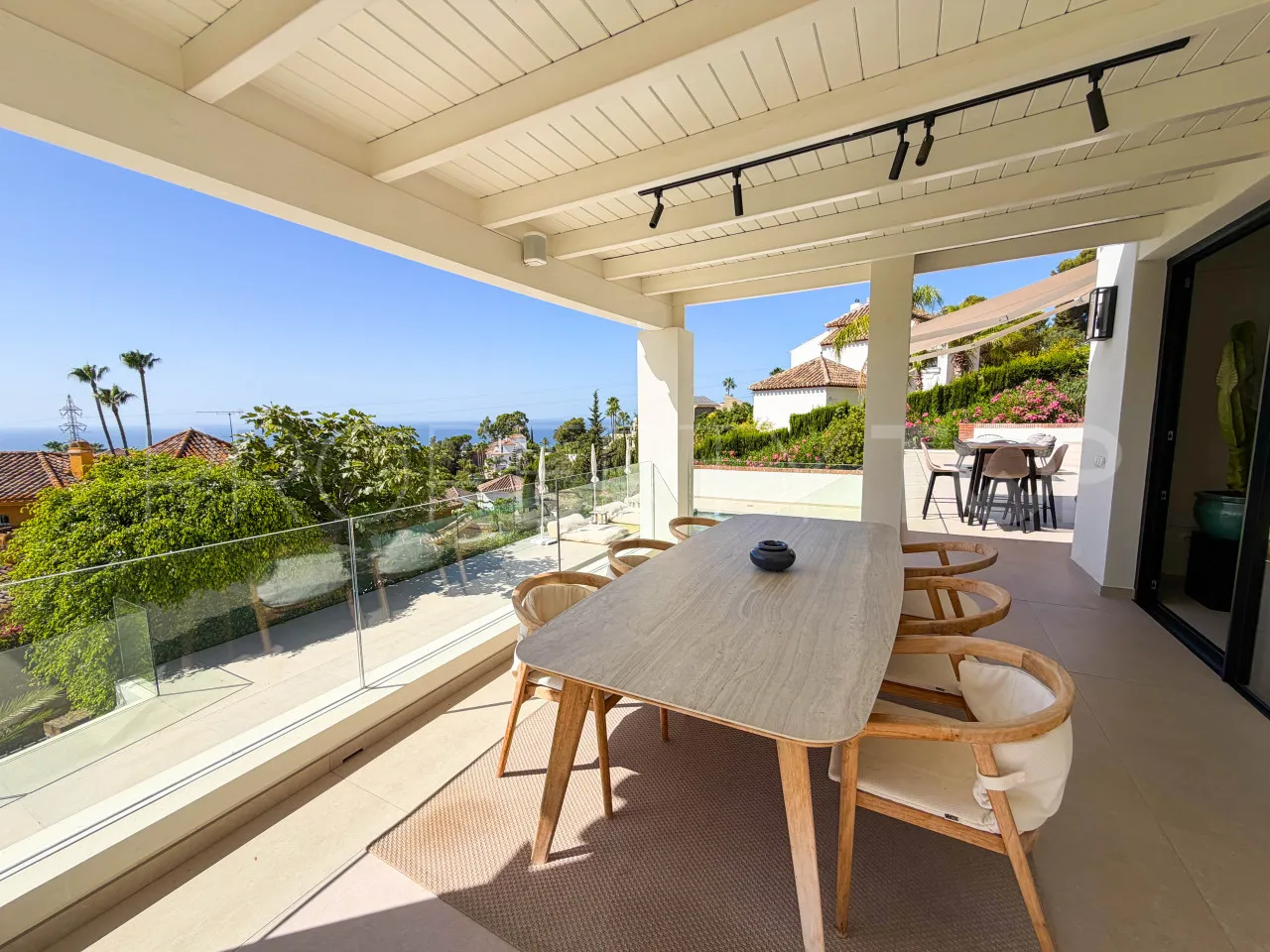 Marbella Este, villa con 6 dormitorios en venta