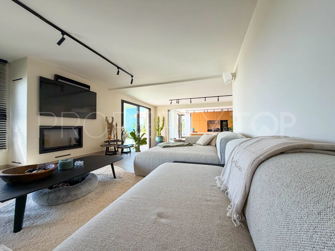 Marbella Este, villa con 6 dormitorios en venta
