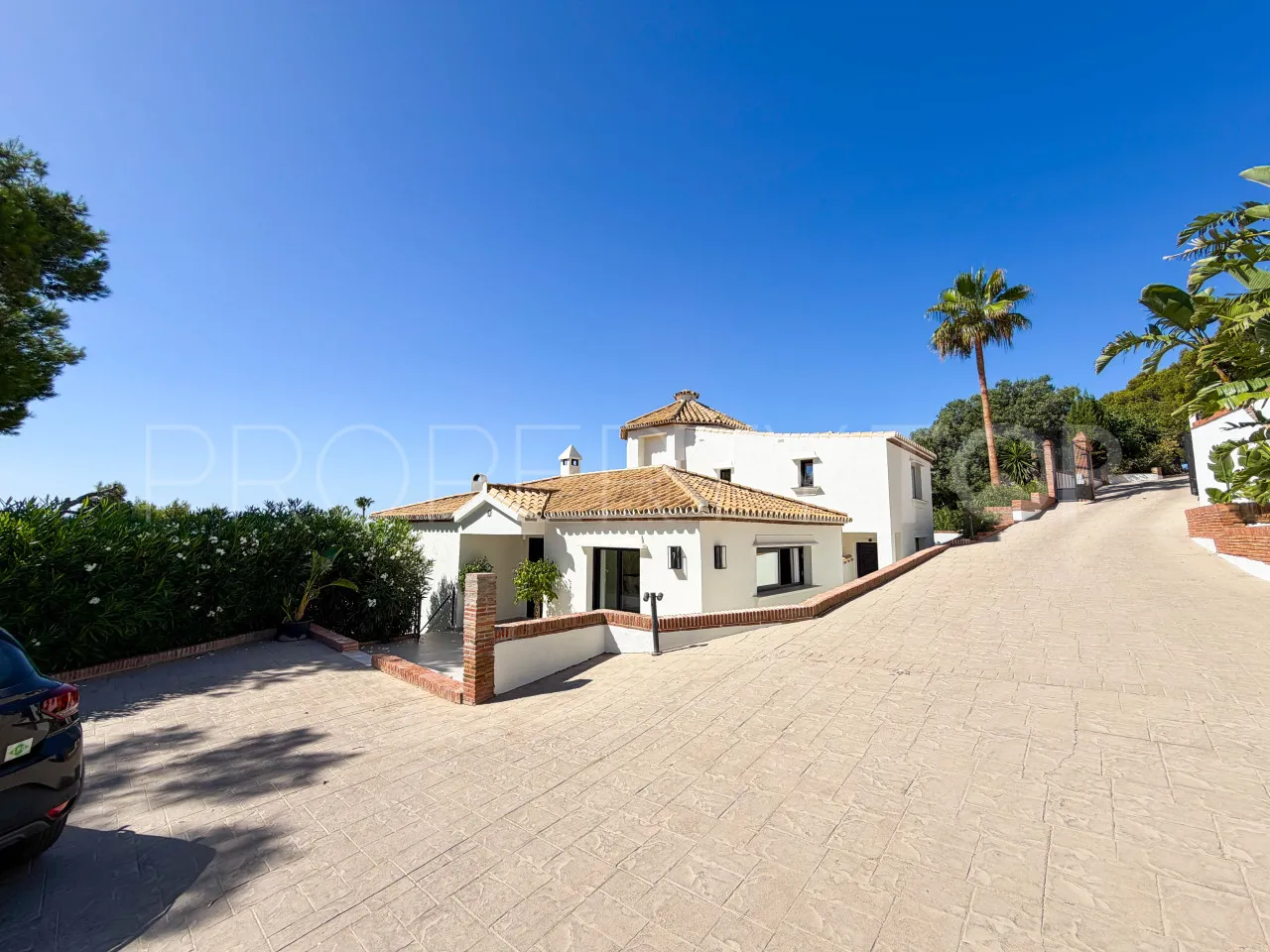 Marbella Este, villa con 6 dormitorios en venta
