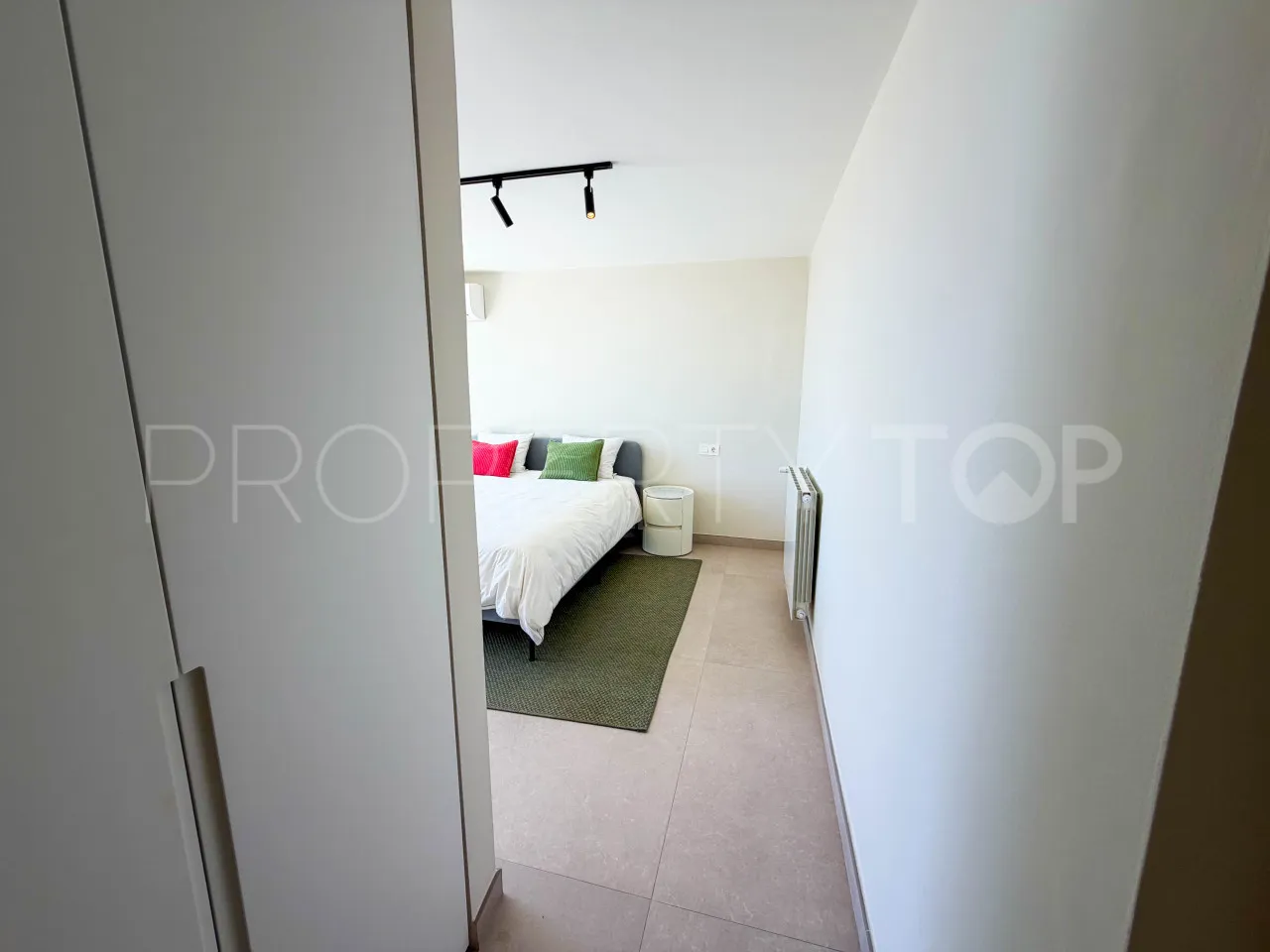 Marbella Este, villa con 6 dormitorios en venta