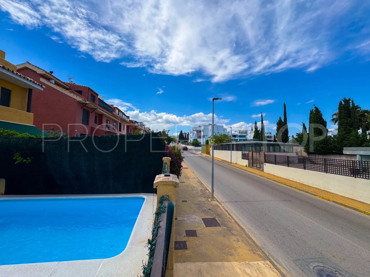 Adosado en venta con 3 dormitorios en New Golden Mile