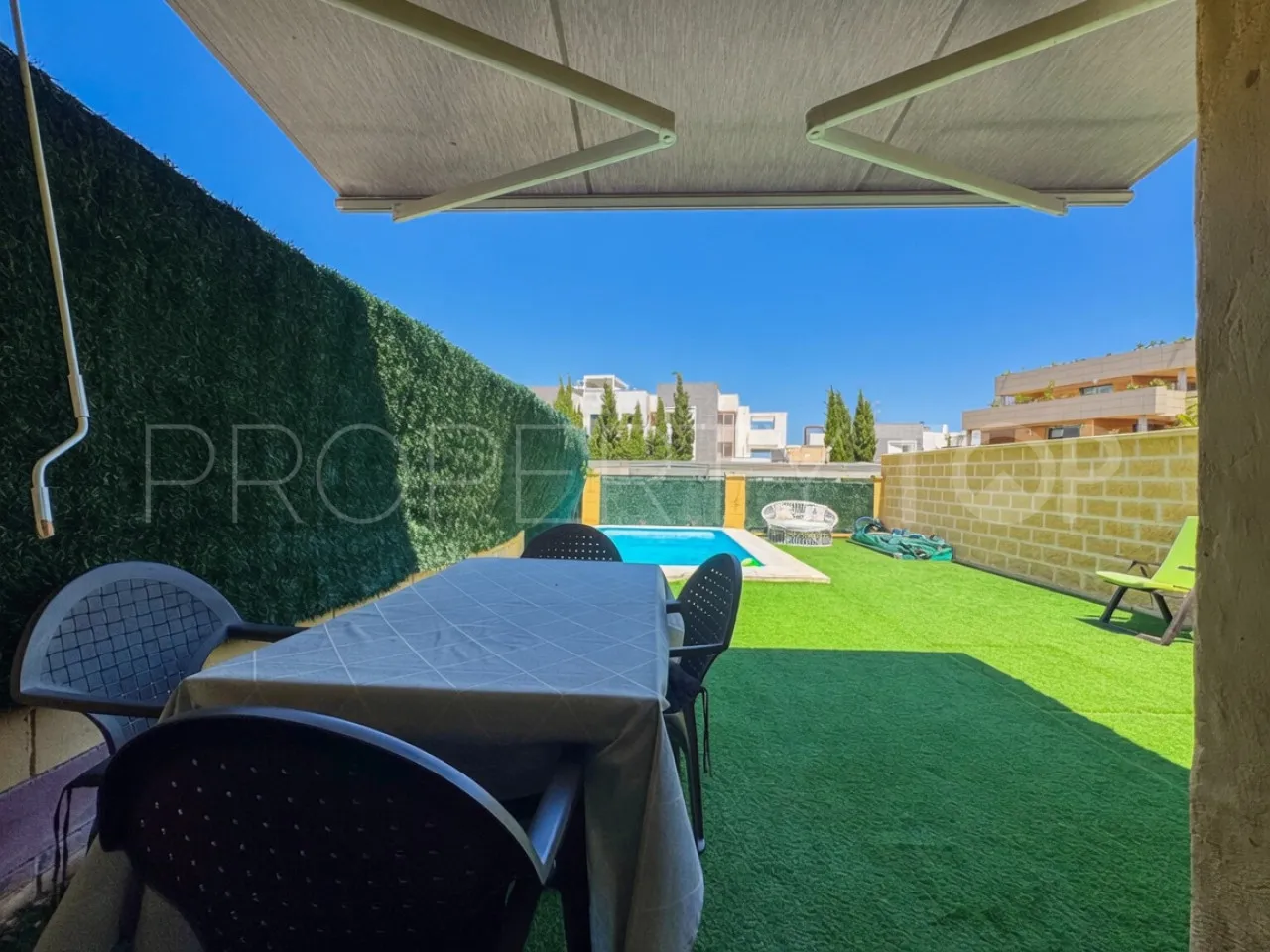 Adosado en venta con 3 dormitorios en New Golden Mile
