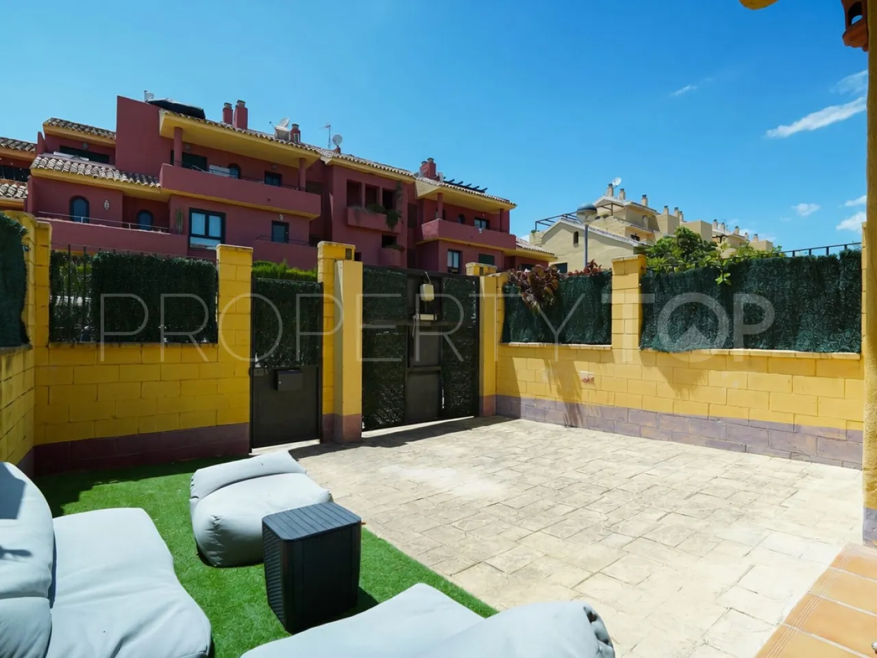 Adosado en venta con 3 dormitorios en New Golden Mile