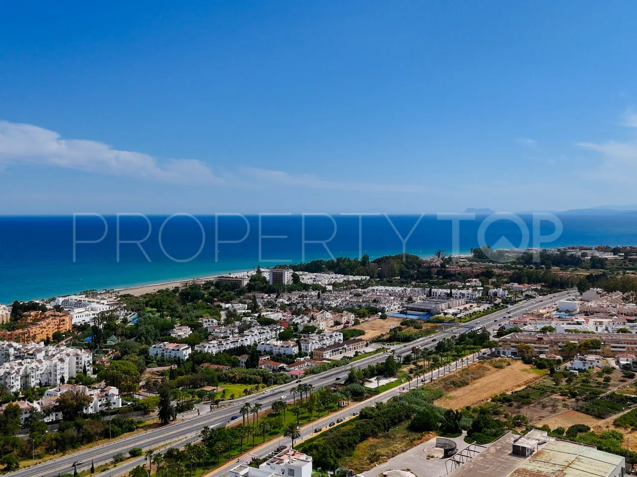 Adosado en venta con 3 dormitorios en New Golden Mile