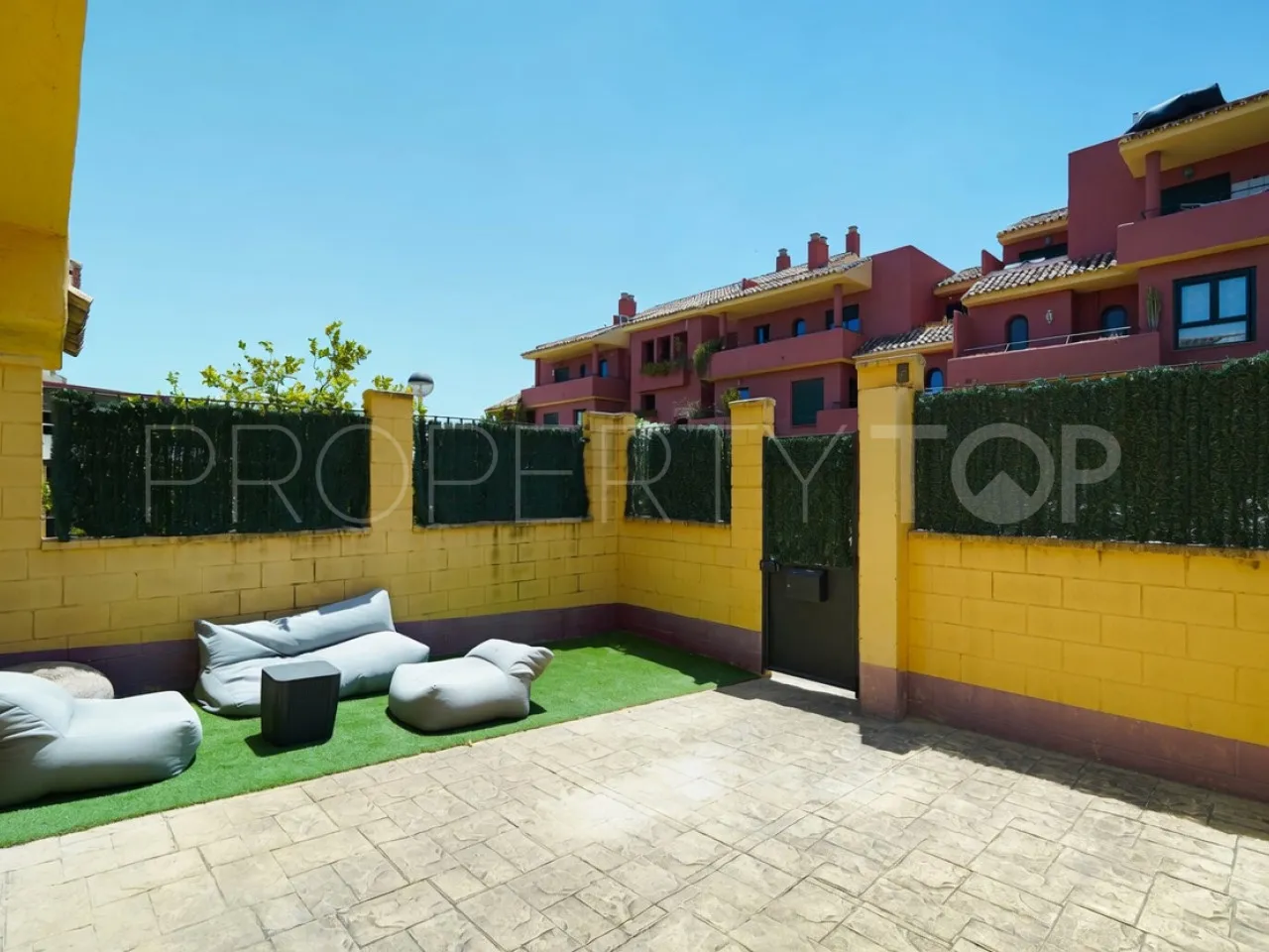 Adosado en venta con 3 dormitorios en New Golden Mile