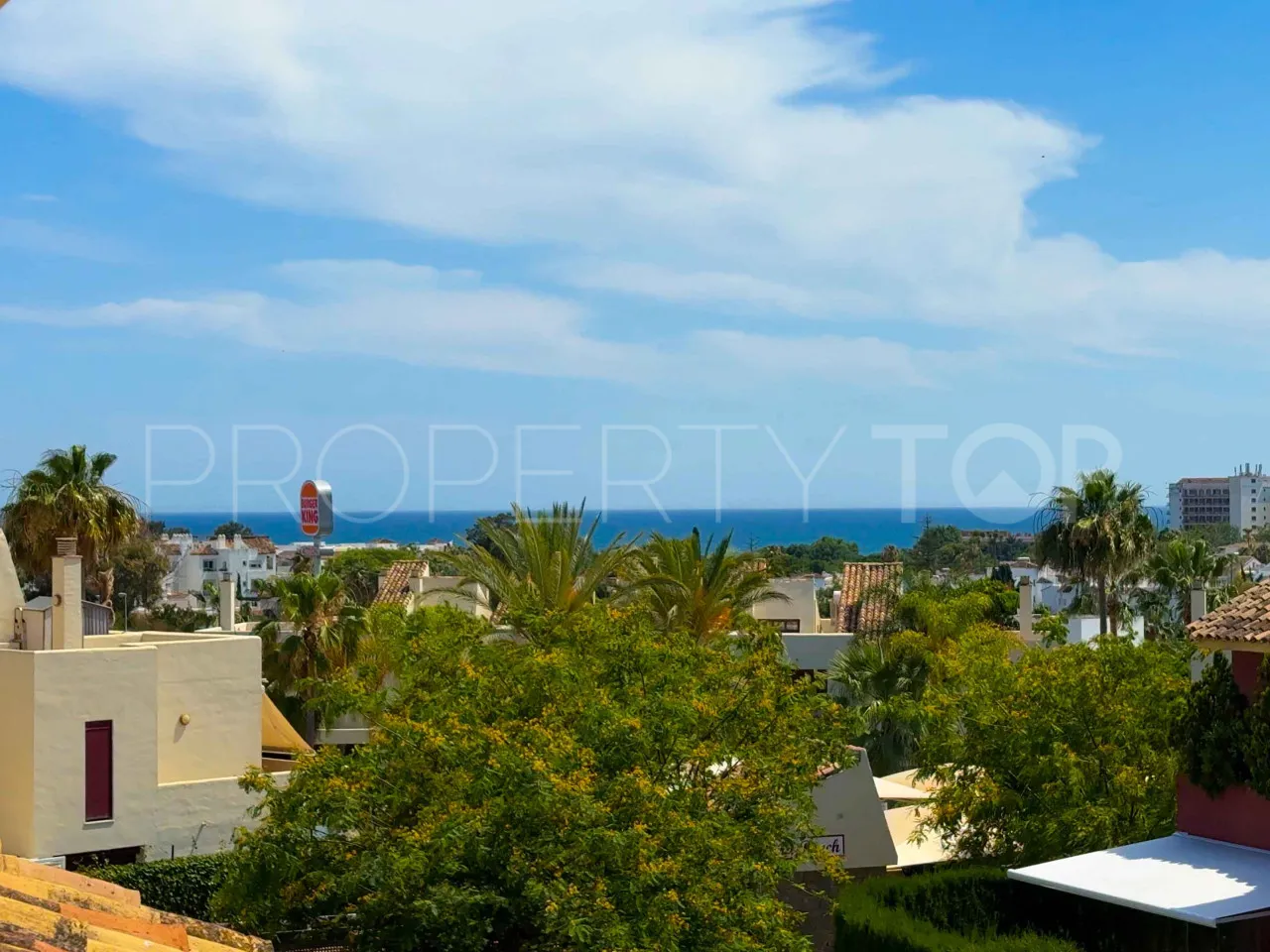 Adosado en venta con 3 dormitorios en New Golden Mile