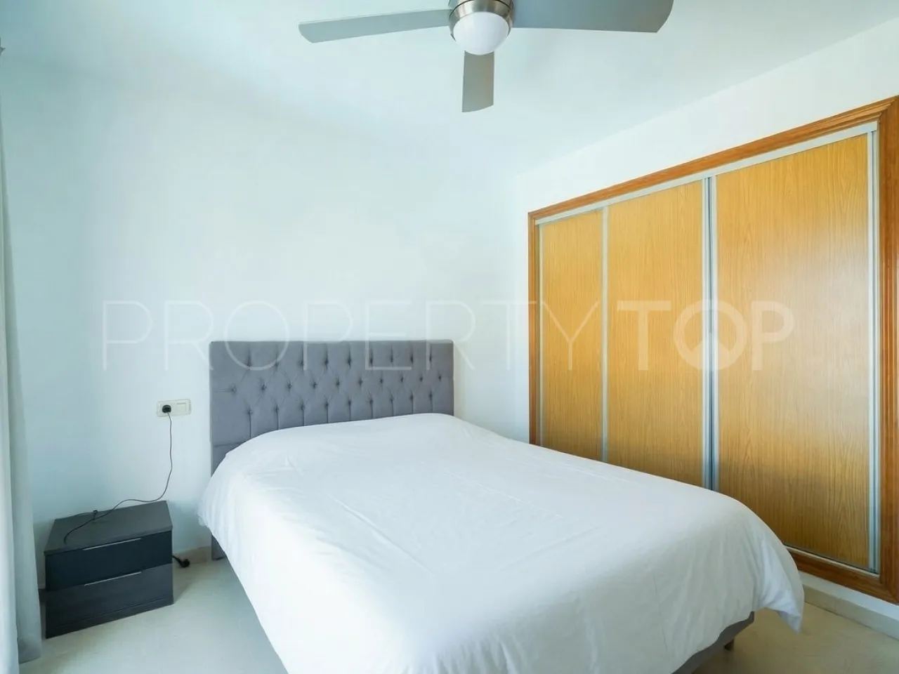 Adosado en venta con 3 dormitorios en New Golden Mile