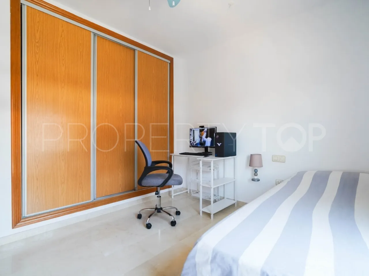 Adosado en venta con 3 dormitorios en New Golden Mile