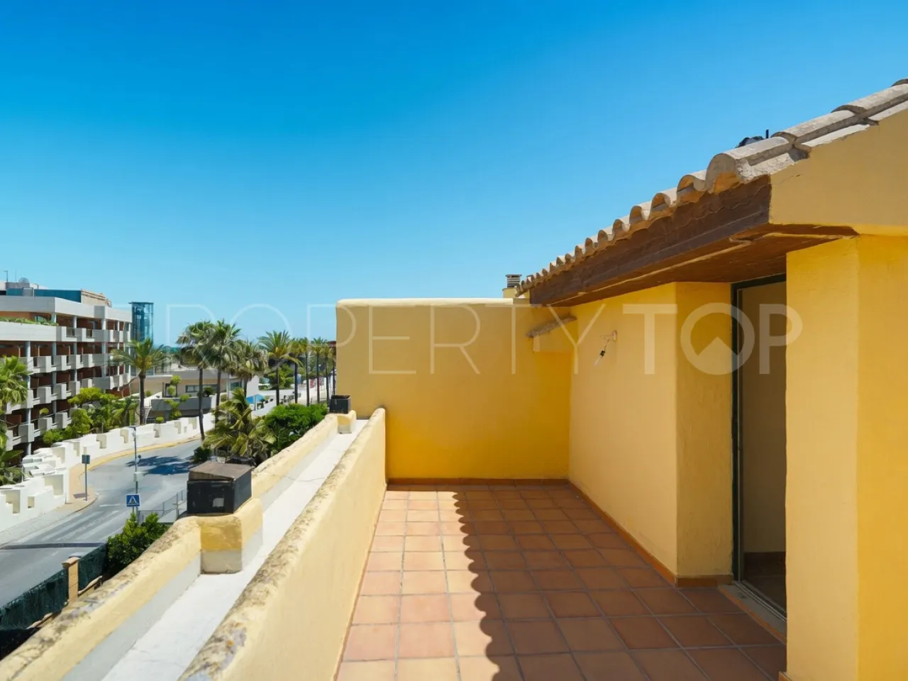 Adosado en venta con 3 dormitorios en New Golden Mile