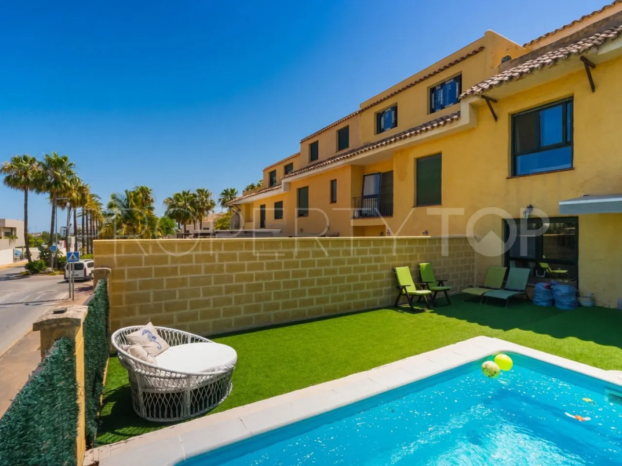 Adosado en venta con 3 dormitorios en New Golden Mile