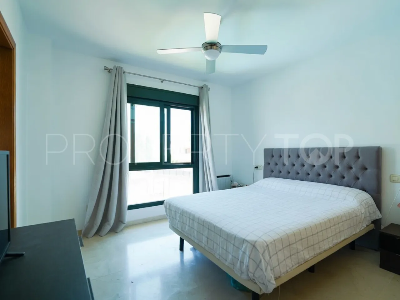 Adosado en venta con 3 dormitorios en New Golden Mile