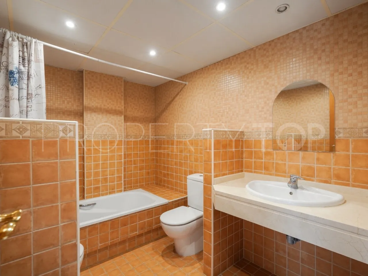 Adosado en venta con 3 dormitorios en New Golden Mile