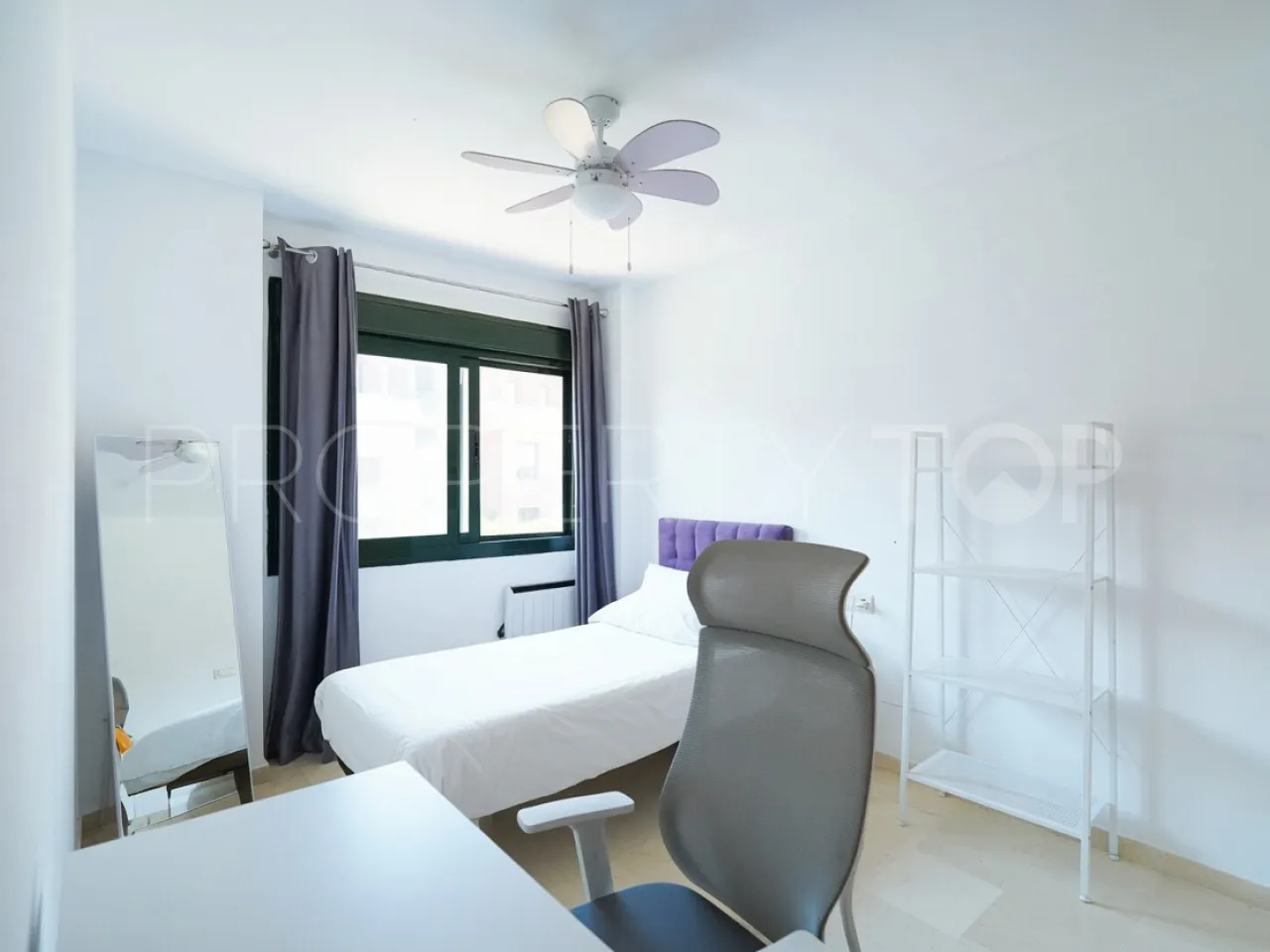 Adosado en venta con 3 dormitorios en New Golden Mile