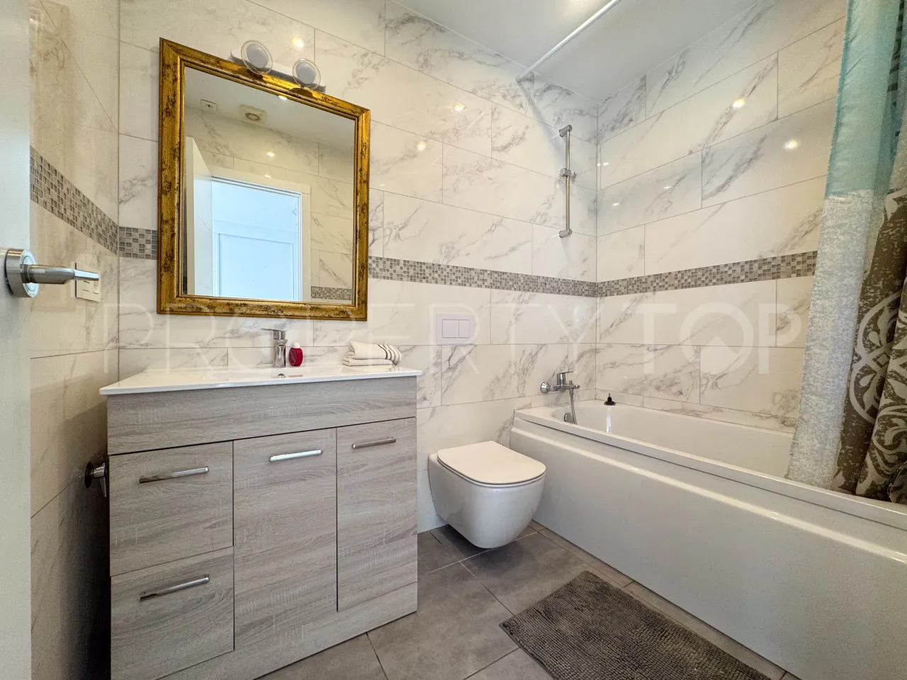 Villa a la venta en Los Flamingos de 5 dormitorios