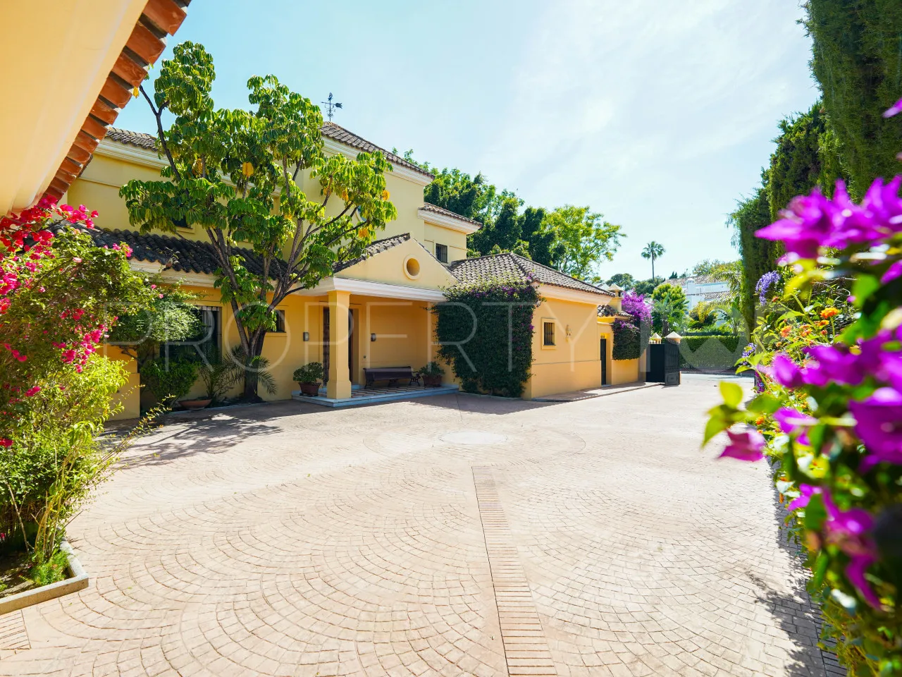 Villa in Guadalmina Baja for sale