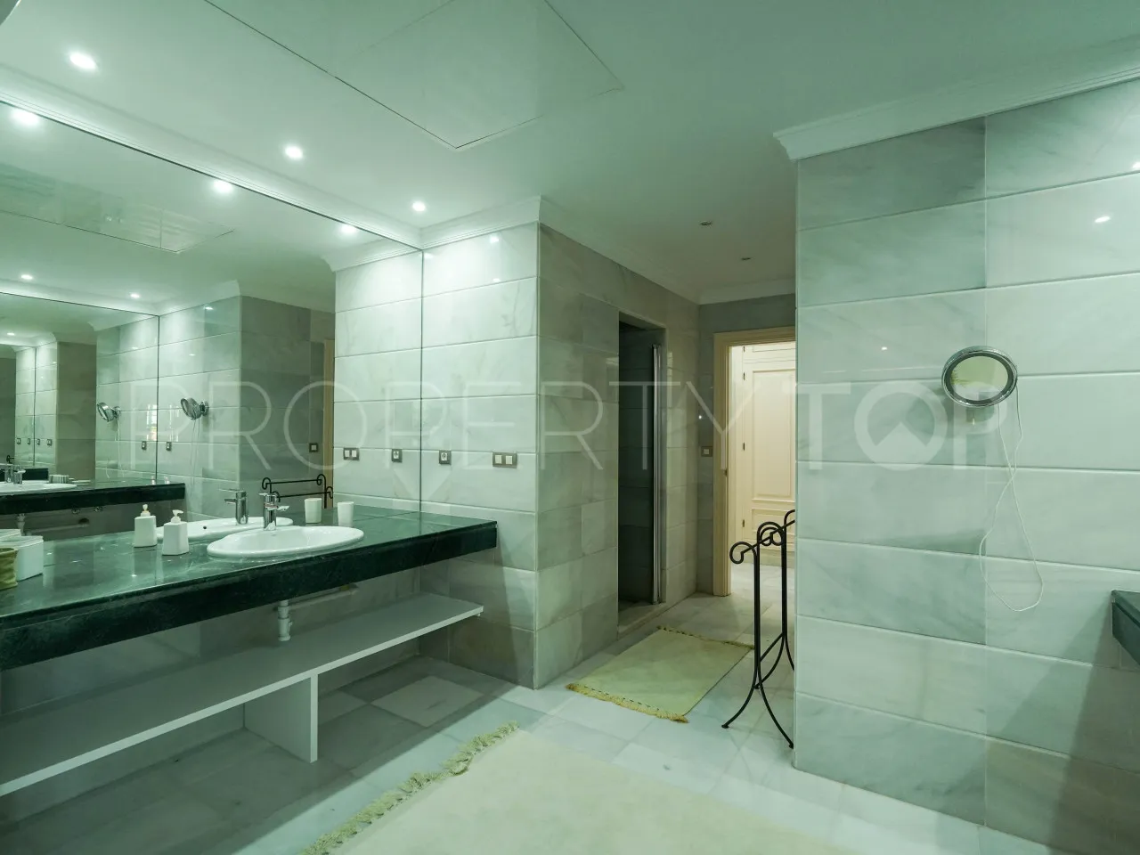 Villa in Guadalmina Baja for sale