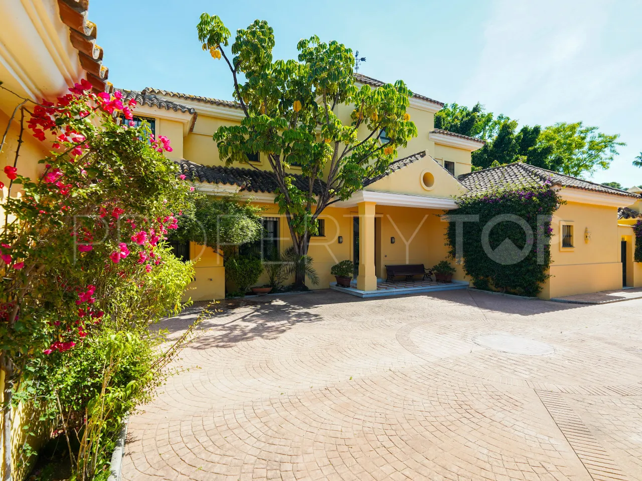 Villa in Guadalmina Baja for sale