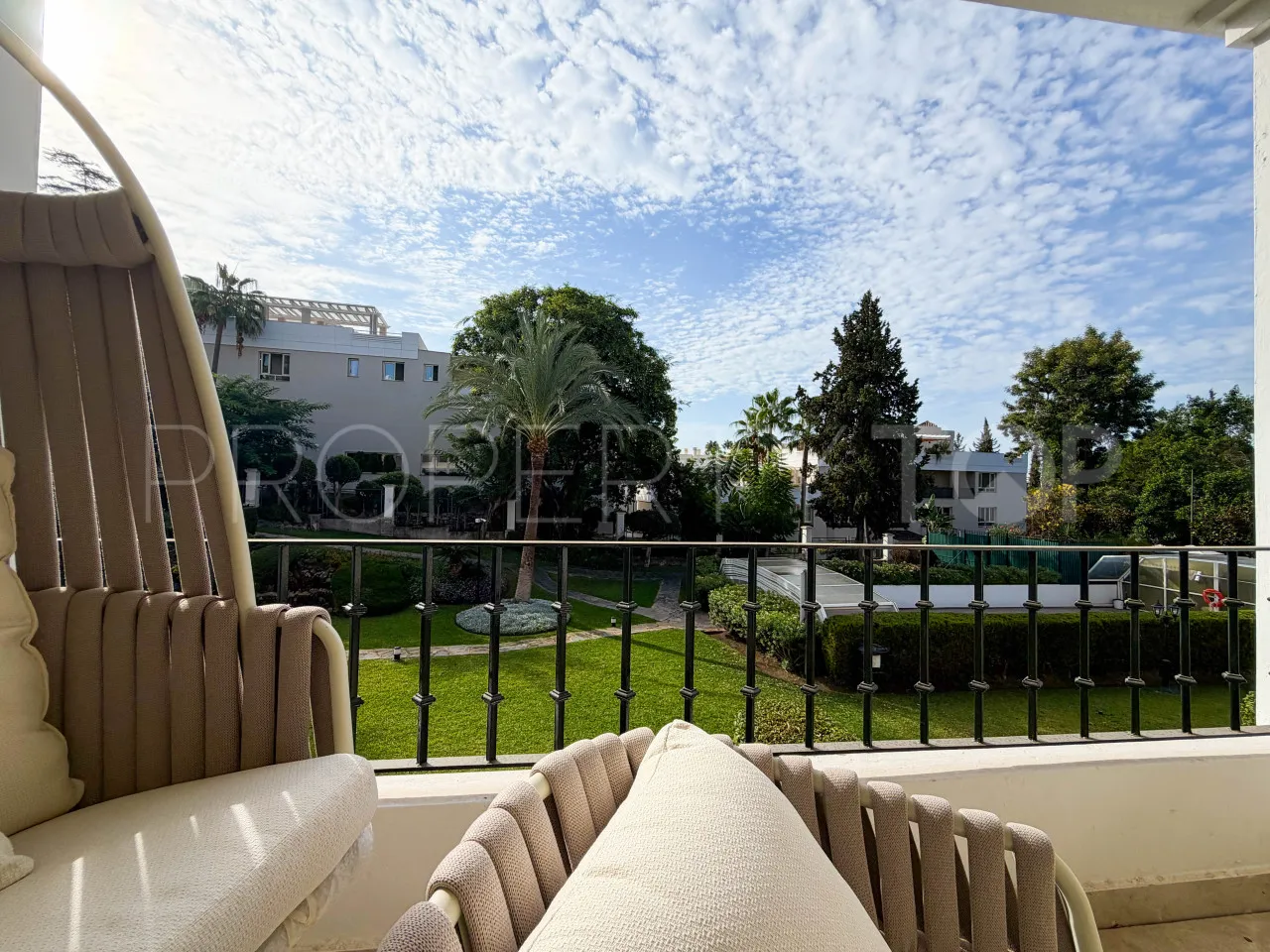 Apartamento de 4 dormitorios en venta en Nueva Andalucia