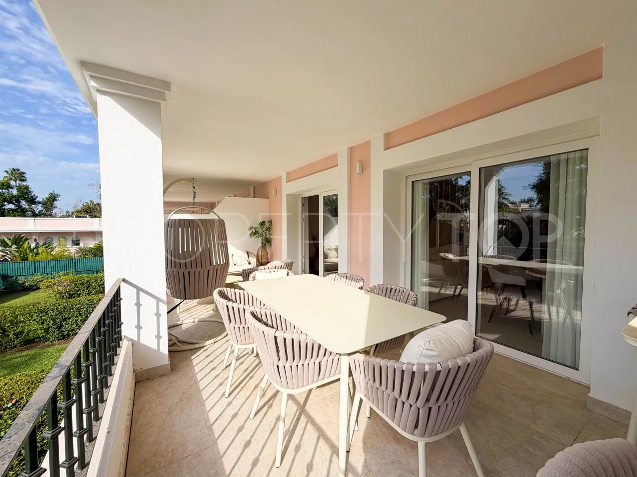 Apartamento de 4 dormitorios en venta en Nueva Andalucia
