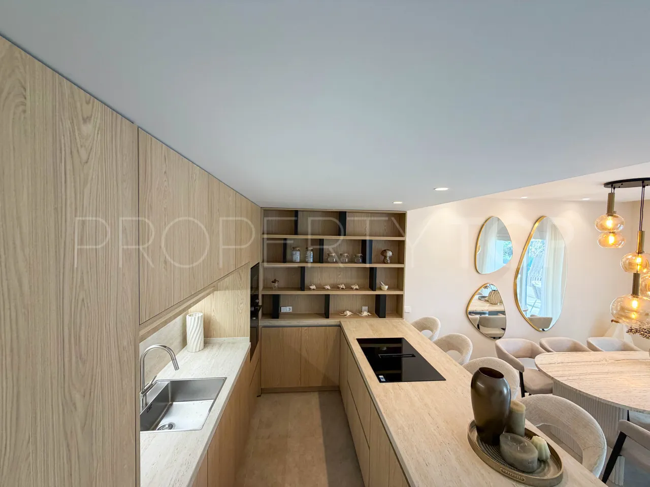 Apartamento de 4 dormitorios en venta en Nueva Andalucia