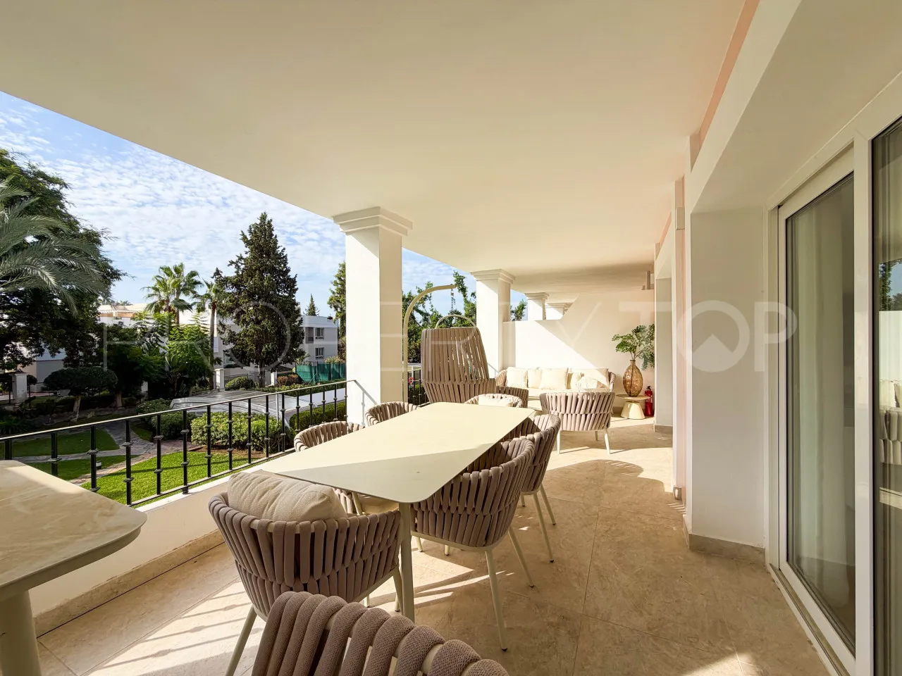 Apartamento de 4 dormitorios en venta en Nueva Andalucia