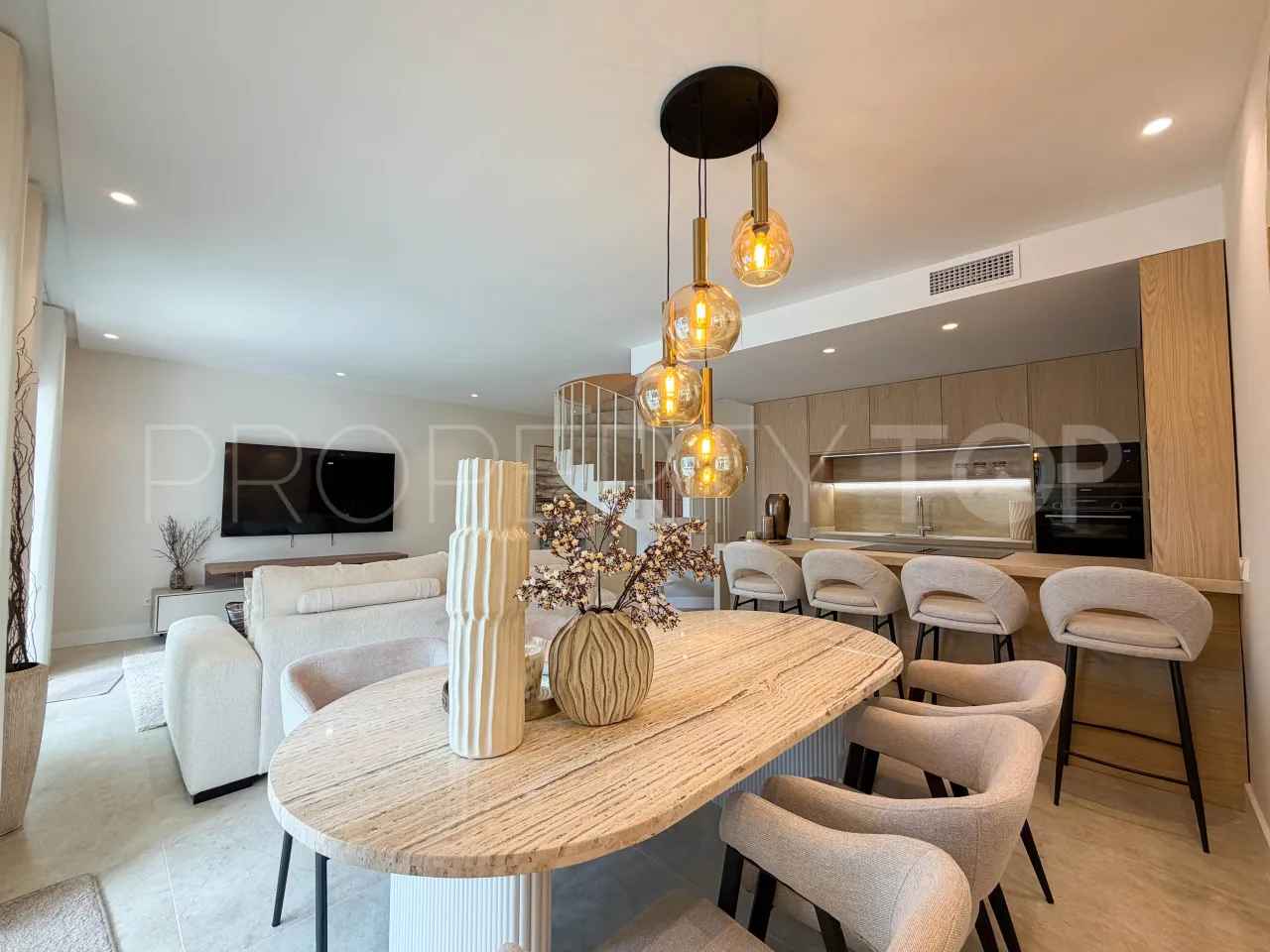 Apartamento de 4 dormitorios en venta en Nueva Andalucia