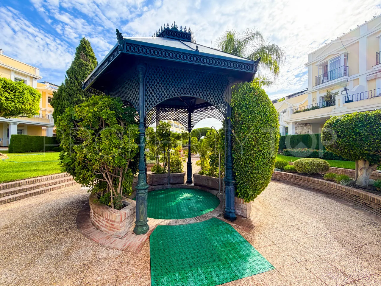 Apartamento de 4 dormitorios en venta en Nueva Andalucia