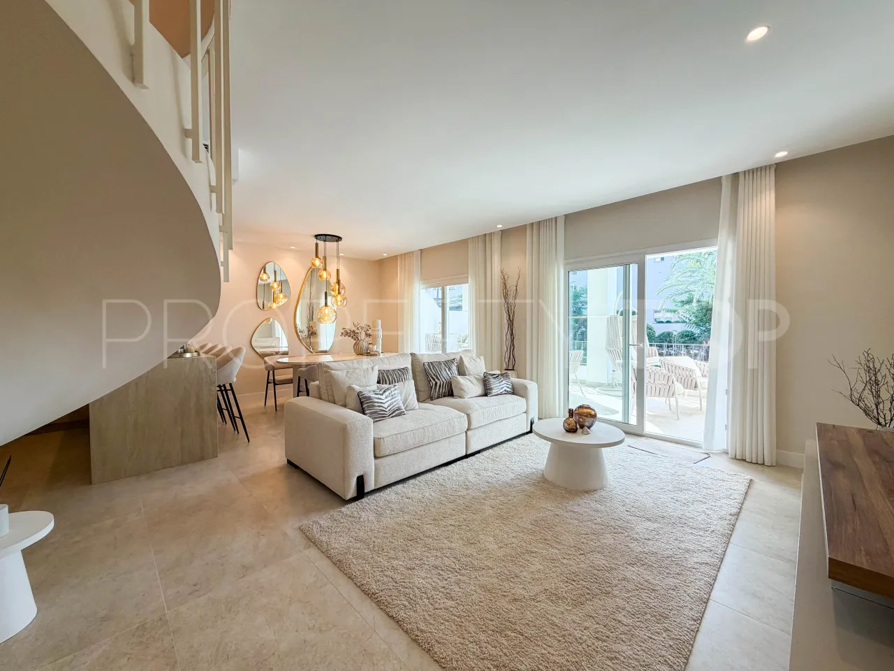 Apartamento de 4 dormitorios en venta en Nueva Andalucia