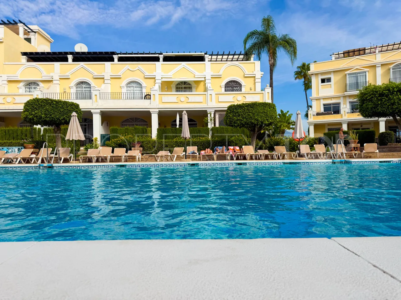 Apartamento de 4 dormitorios en venta en Nueva Andalucia