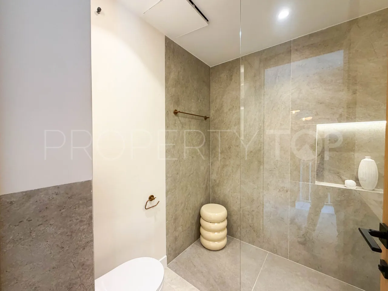 Apartamento de 4 dormitorios en venta en Nueva Andalucia