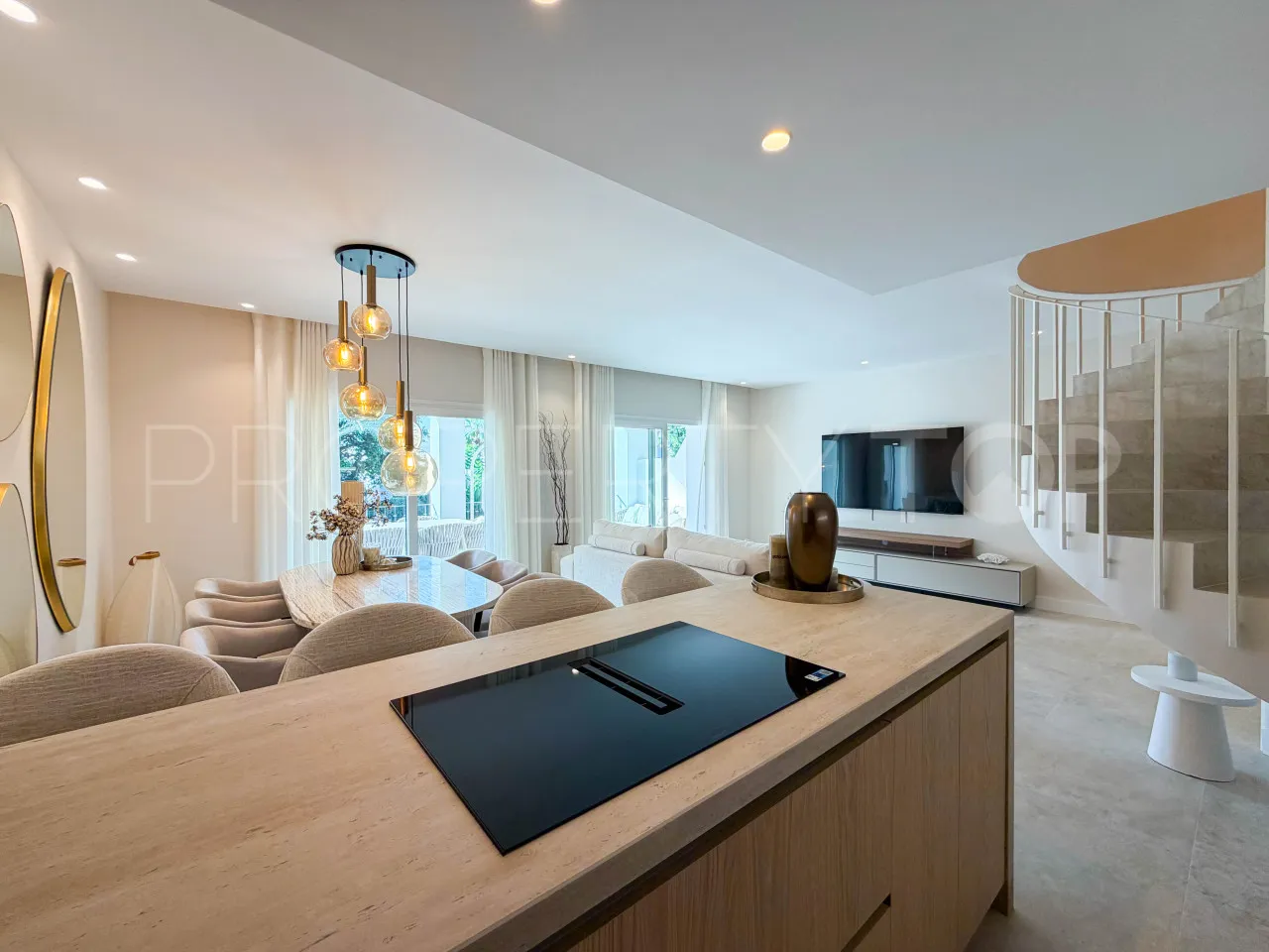 Apartamento de 4 dormitorios en venta en Nueva Andalucia