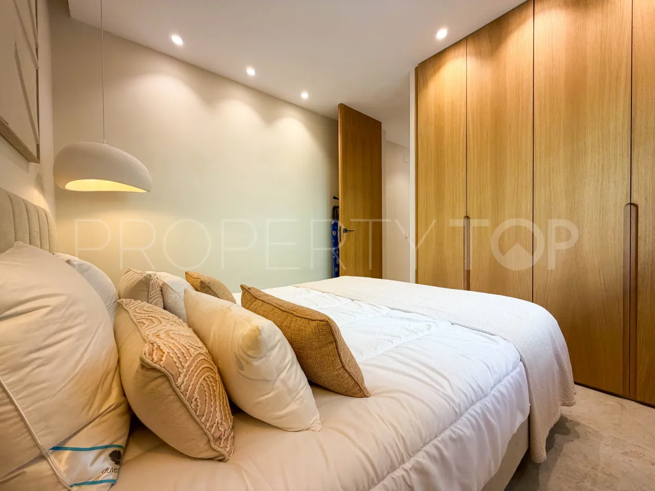 Apartamento de 4 dormitorios en venta en Nueva Andalucia
