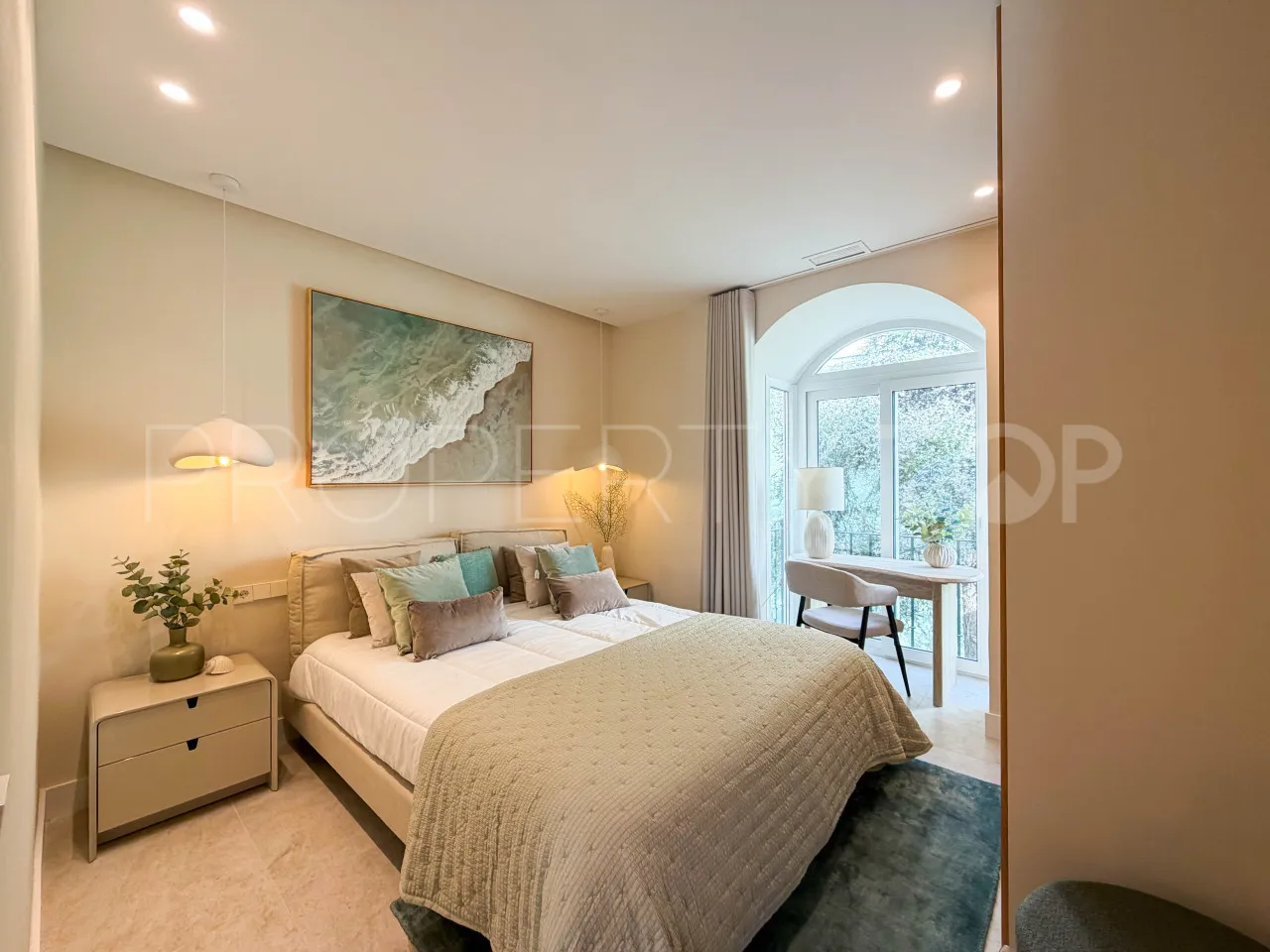 Apartamento de 4 dormitorios en venta en Nueva Andalucia