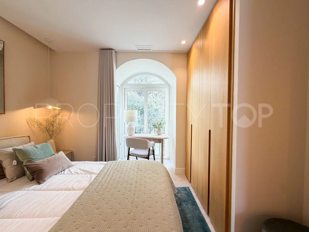 Apartamento de 4 dormitorios en venta en Nueva Andalucia