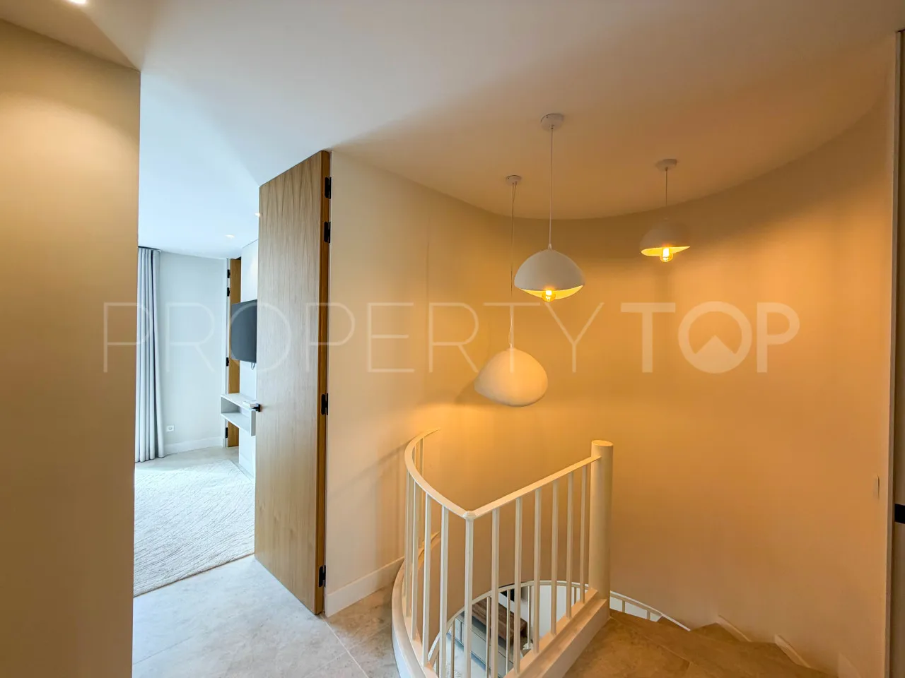 Apartamento de 4 dormitorios en venta en Nueva Andalucia