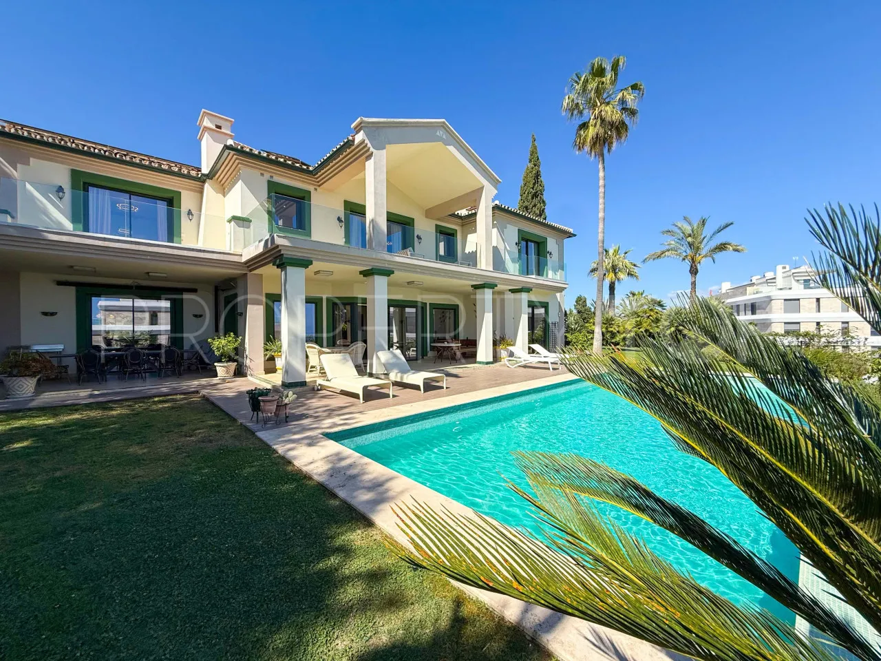 New Golden Mile, villa con 5 dormitorios en venta