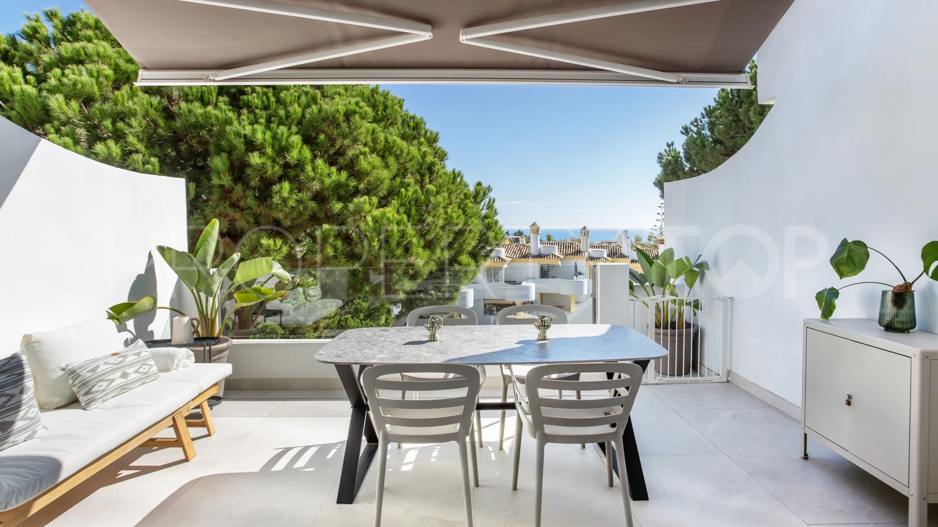 Calahonda town house for sale