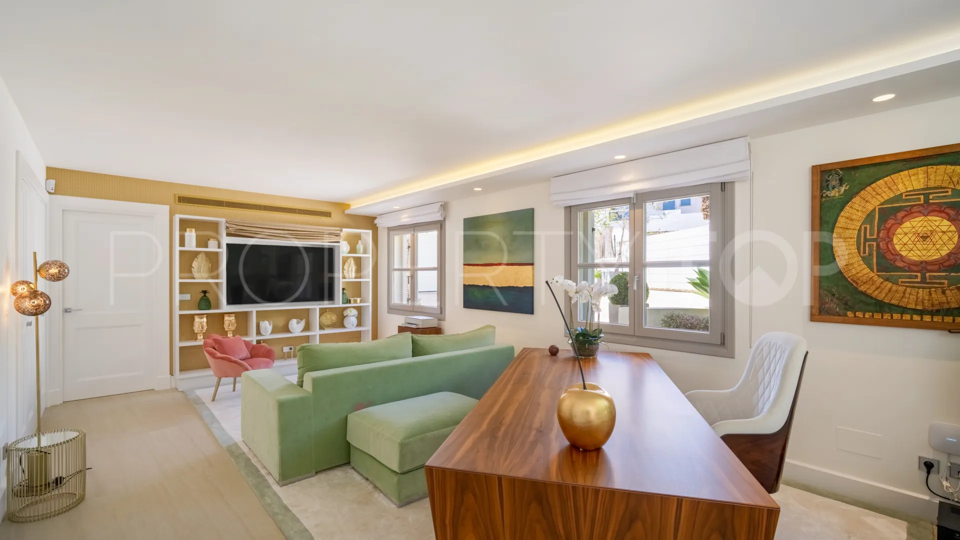 Nueva Andalucia 6 bedrooms villa for sale