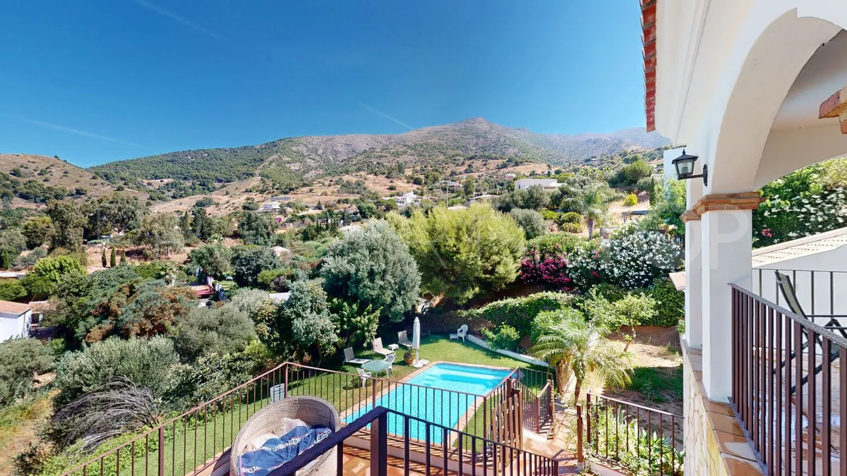 4 bedrooms villa for sale in Valtocado