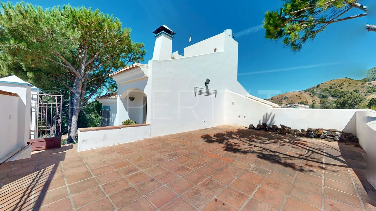 4 bedrooms villa for sale in Valtocado