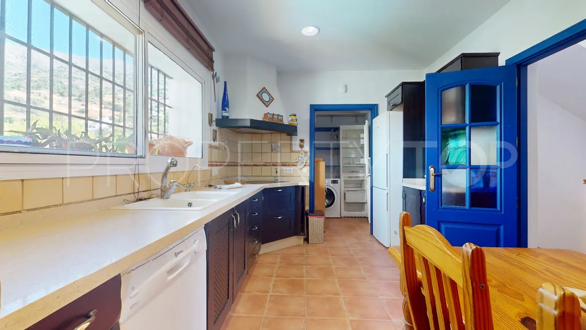 4 bedrooms villa for sale in Valtocado